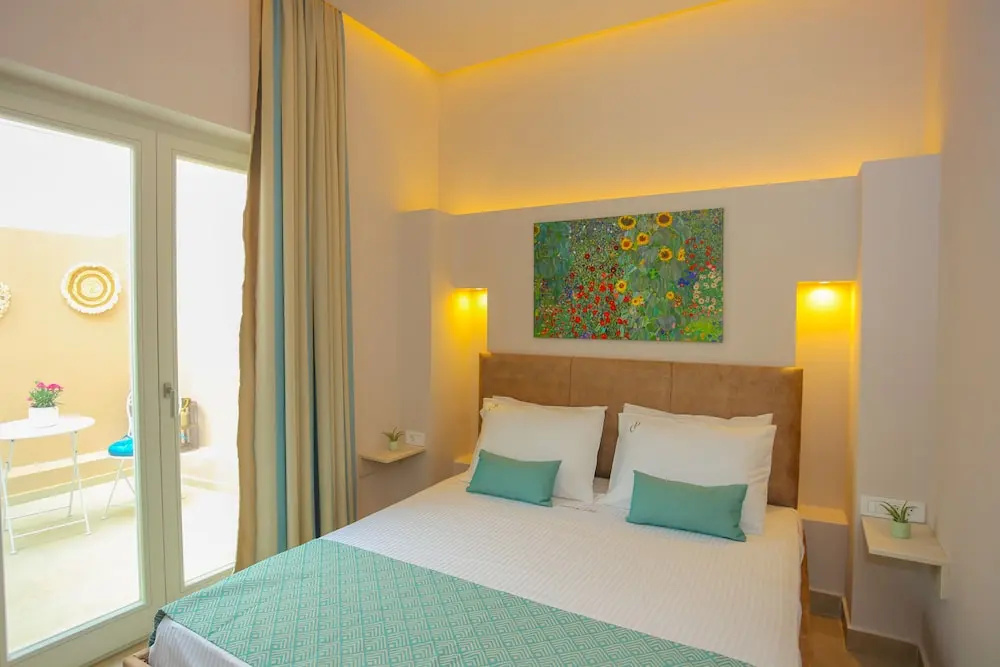 Economy room