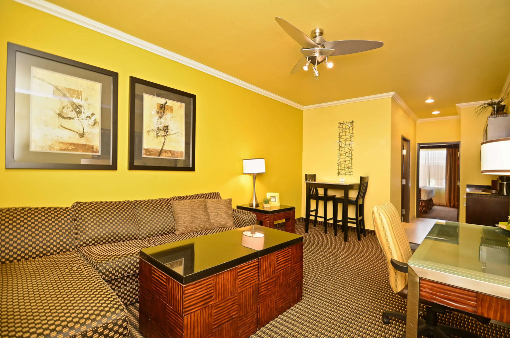 2 Bedrooms Double Suite (full double bed)