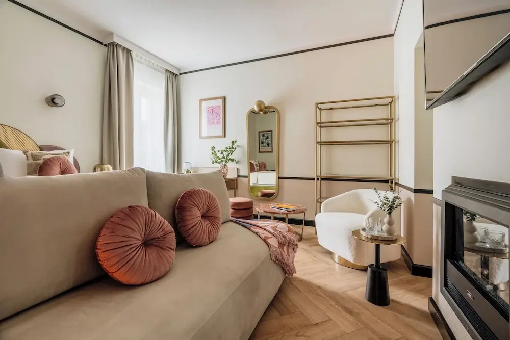 Comfort room