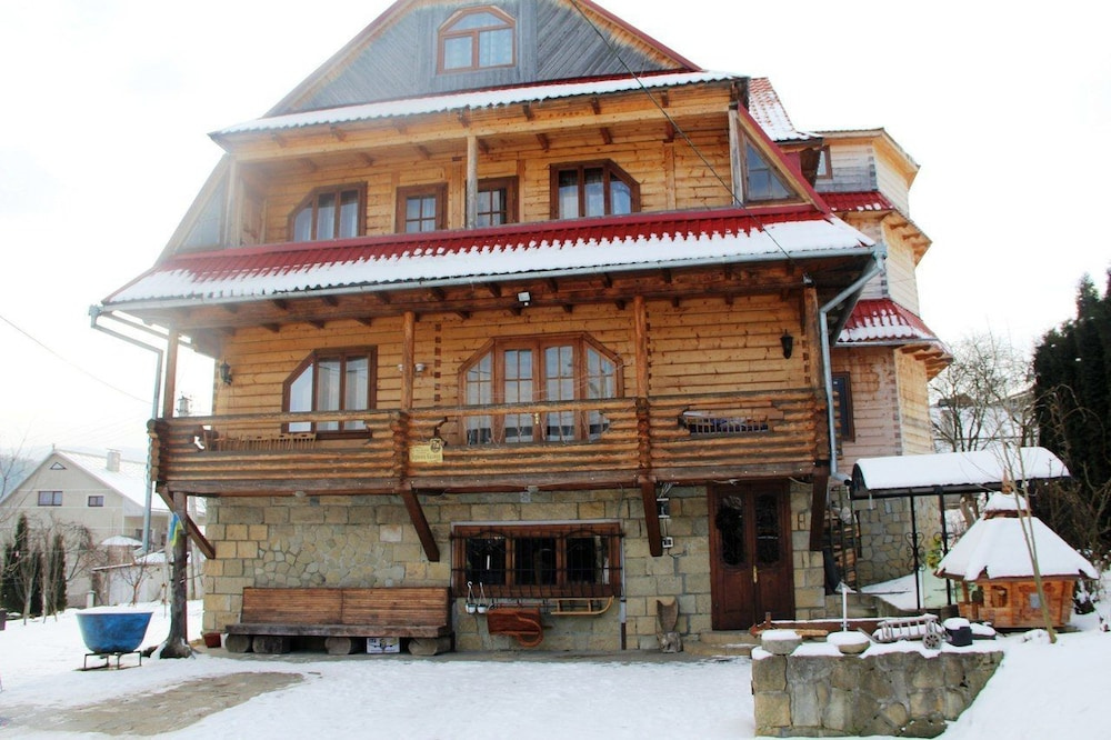 Private estate Chervona kalyna