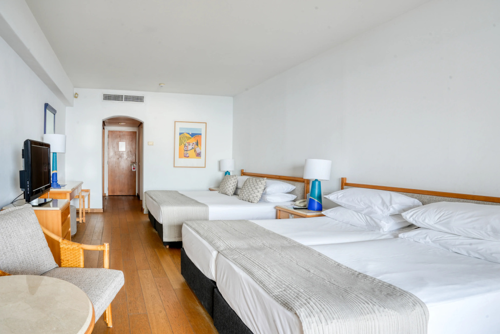Coral Beach Hotel and Resort - Général