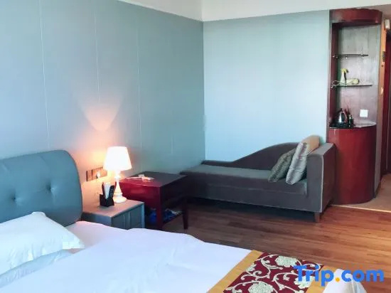 Standard Double room with river view (full double bed)