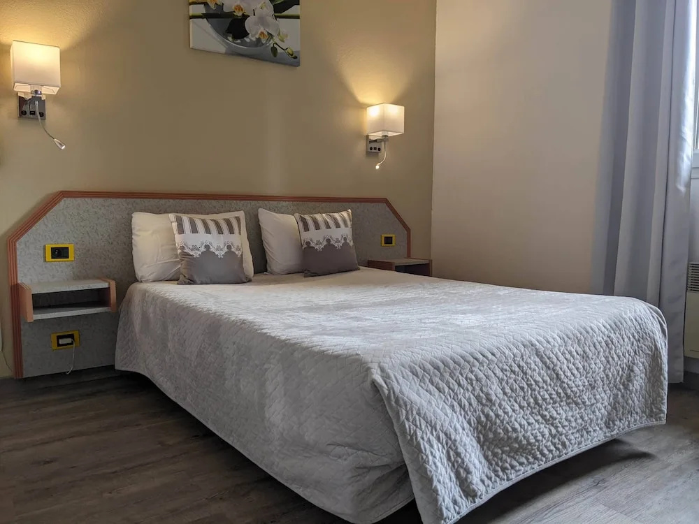Le Pradet Hotel - Chambres