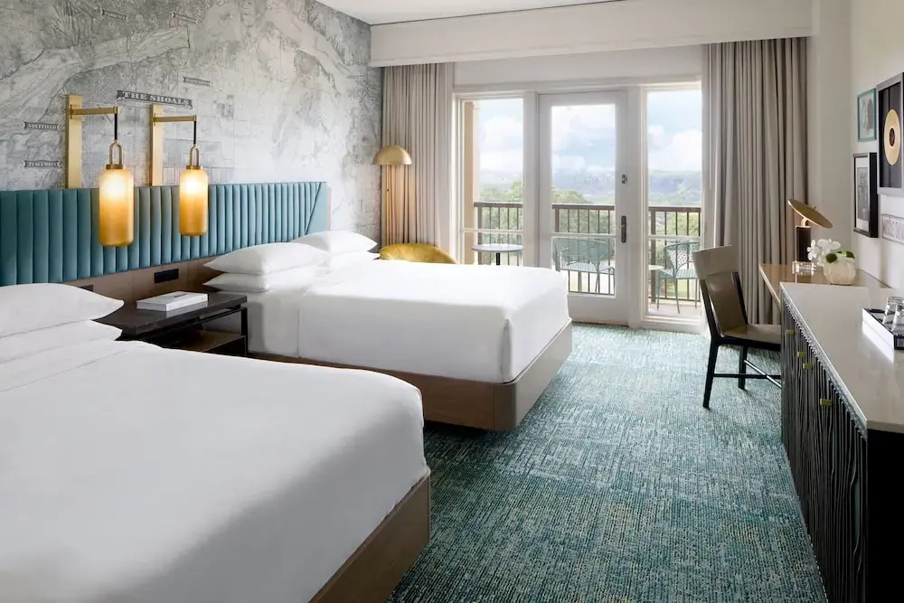 Standard Quadruple room with pool view