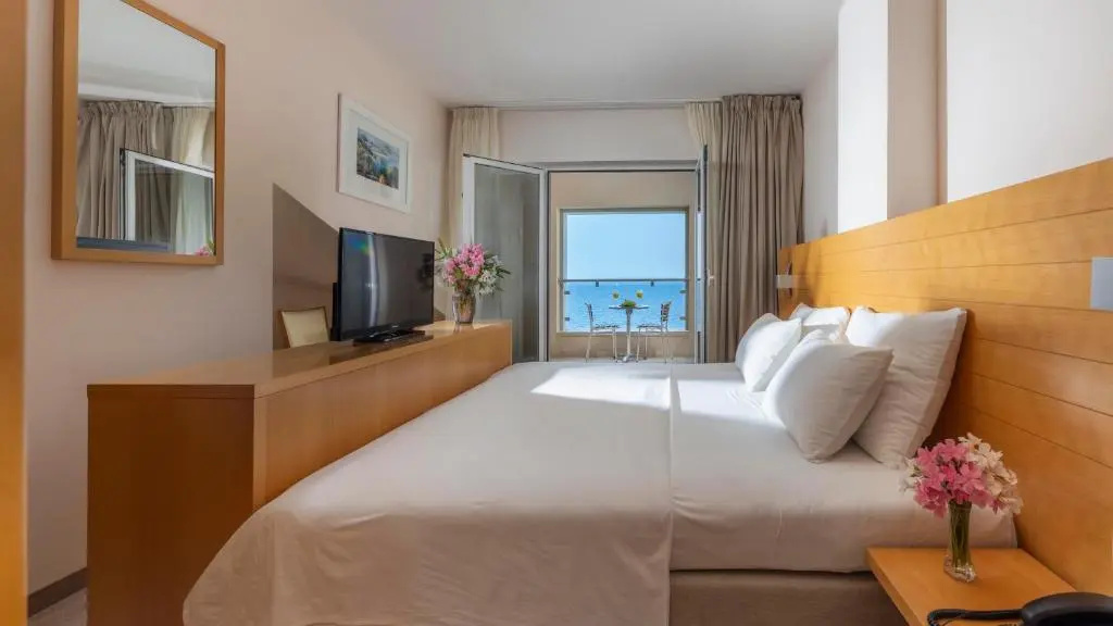 Premium Double room (full double bed)