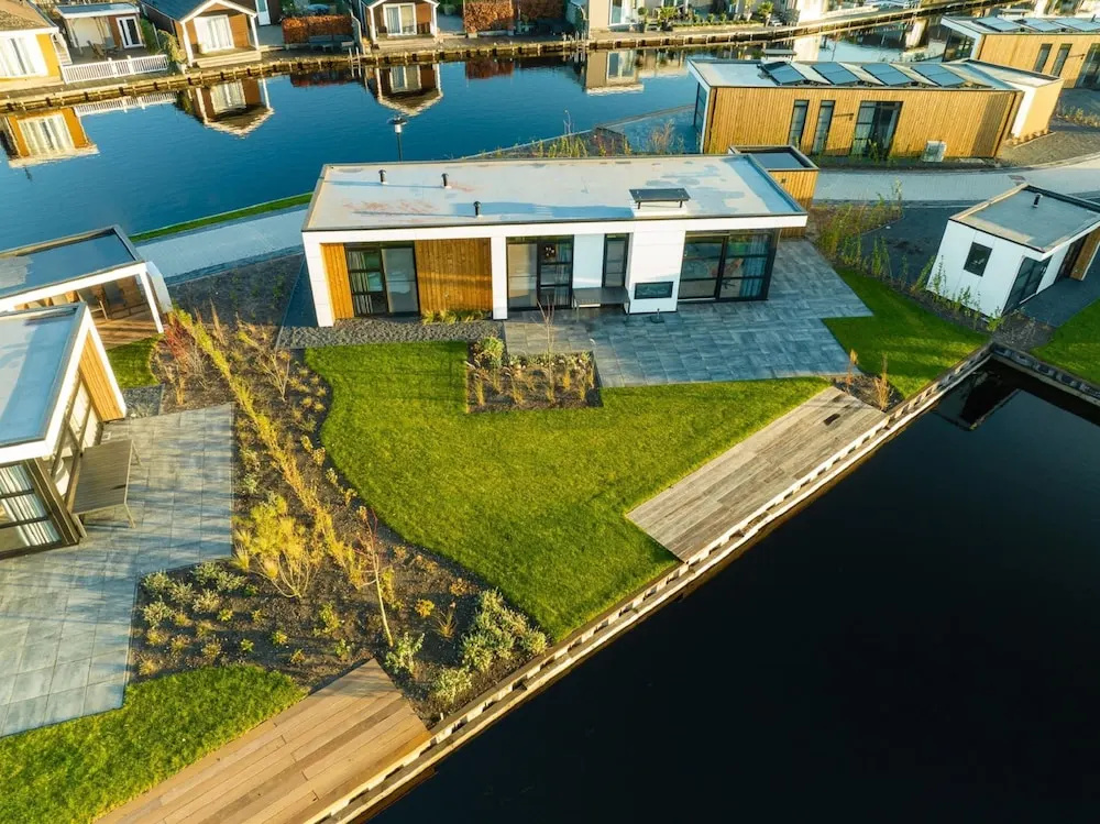 House With Three Bathrooms, on a Holiday Park