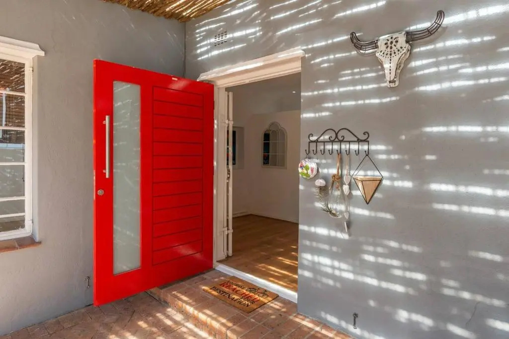 19 Glenhof Road House