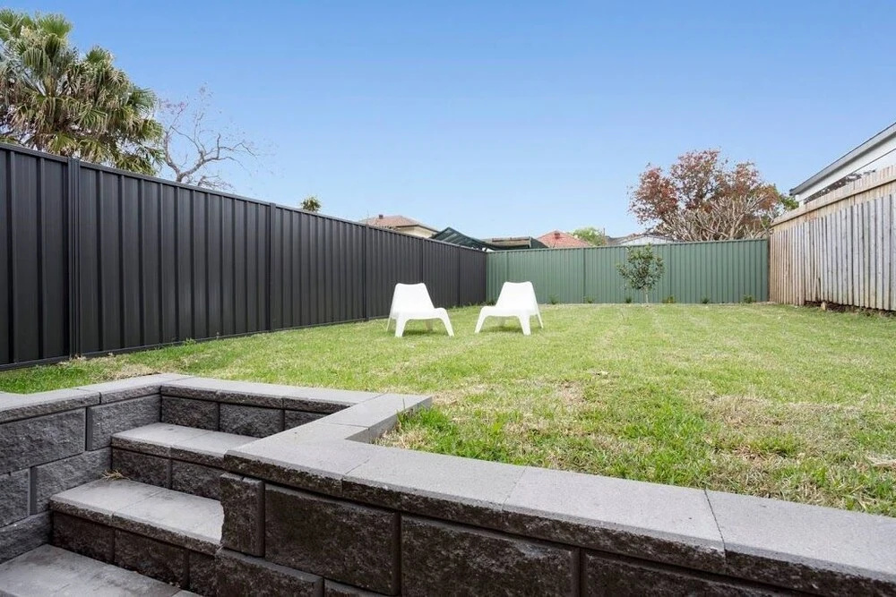 5 Bedroom Sydney Mansion with Parking