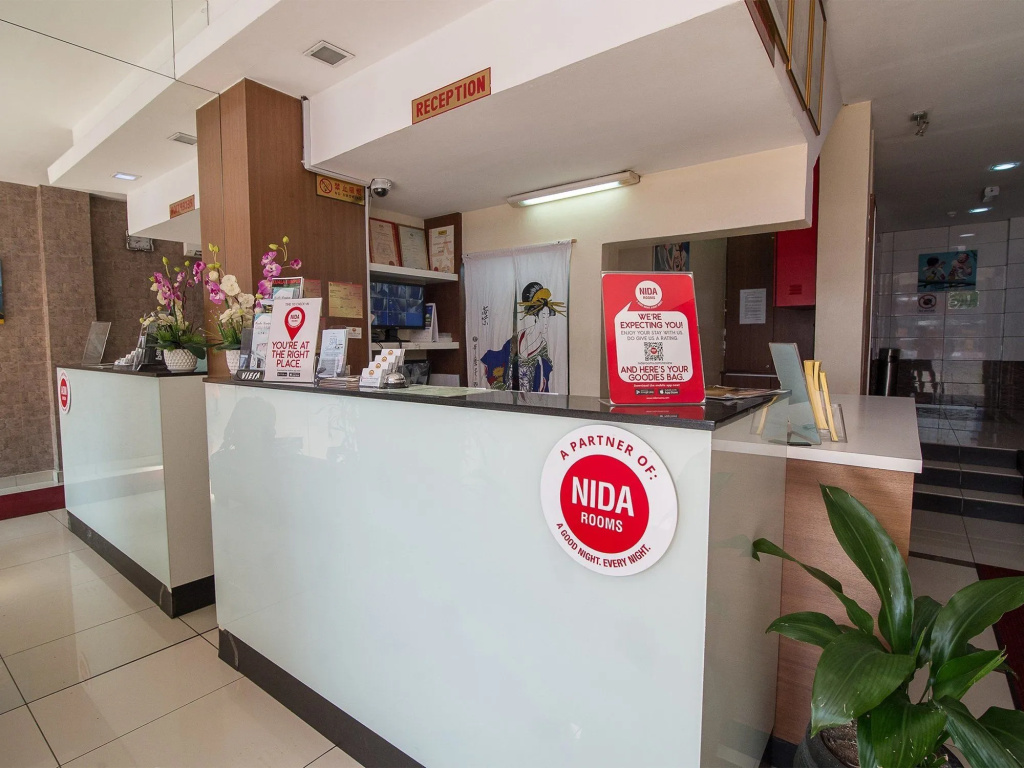 Lobby & Reception