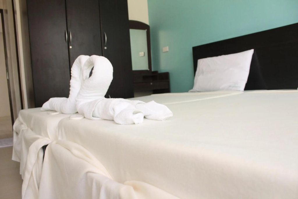 Coron Visitors Hotel — 4