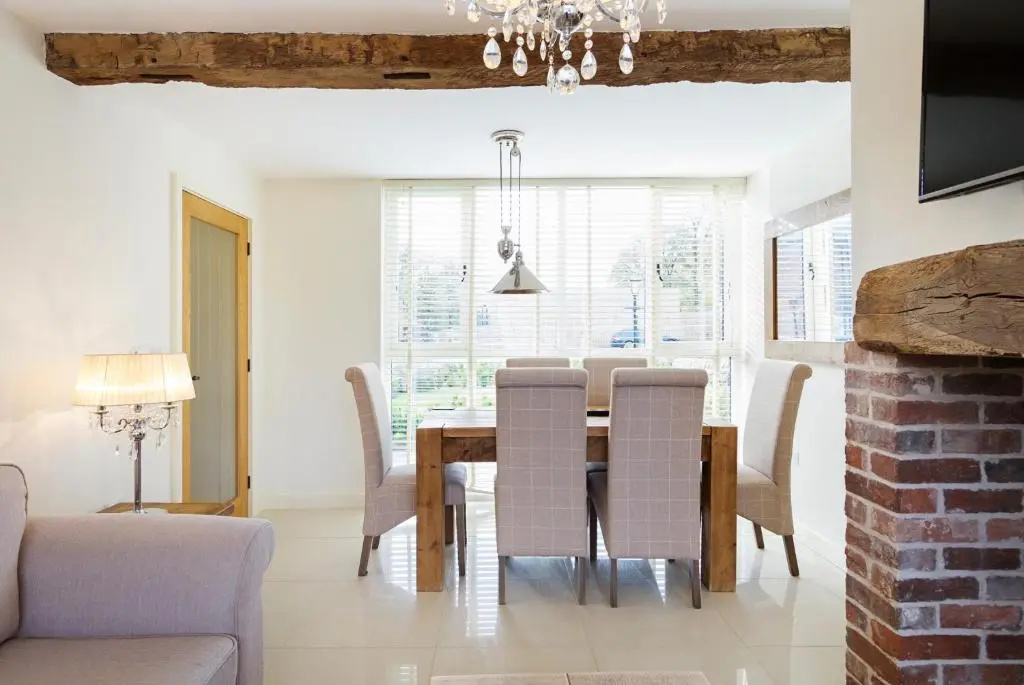 6 Bedrooms Cottage