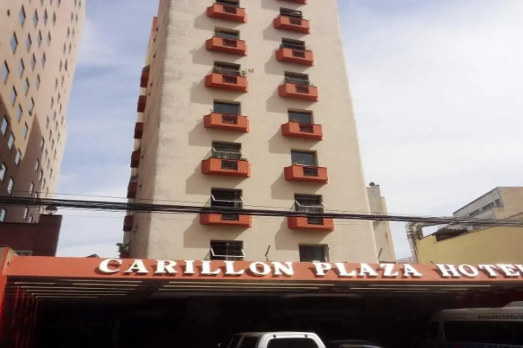 Carillon Plaza Hotel — фото