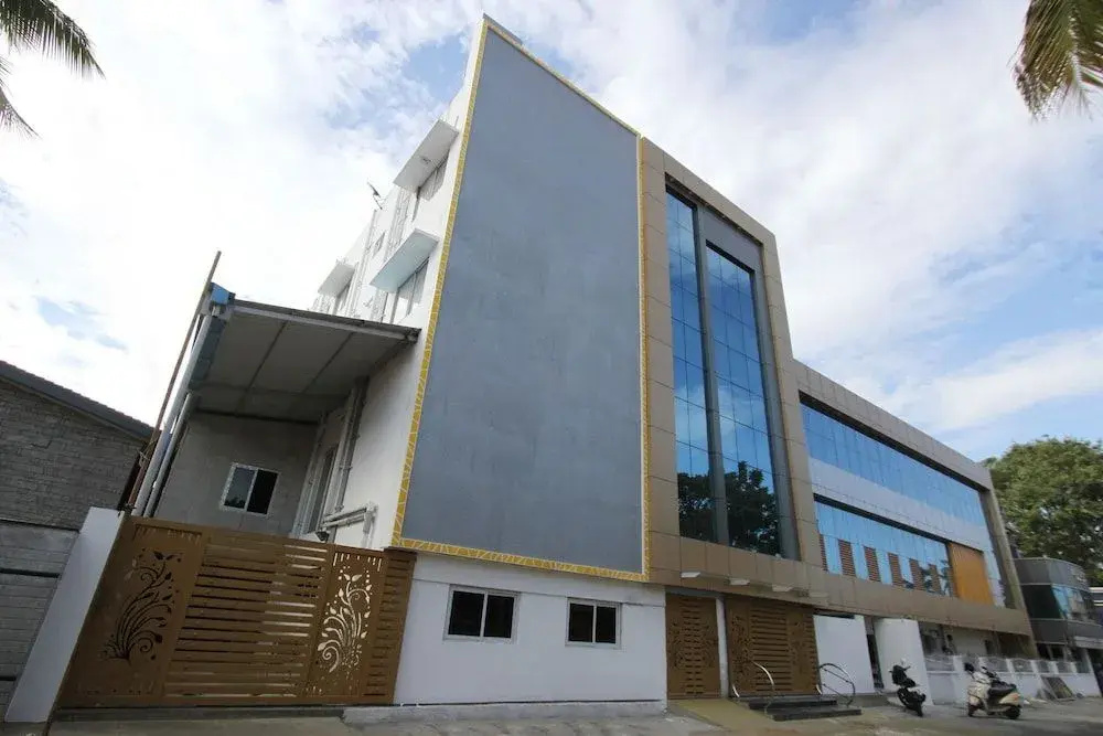 Sri Manis Residency by OYO Rooms