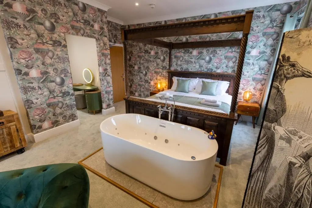 Deluxe Suite
