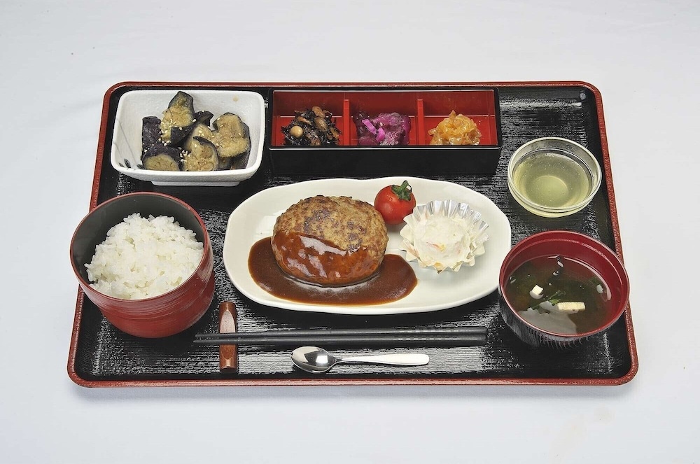Food & Beverage