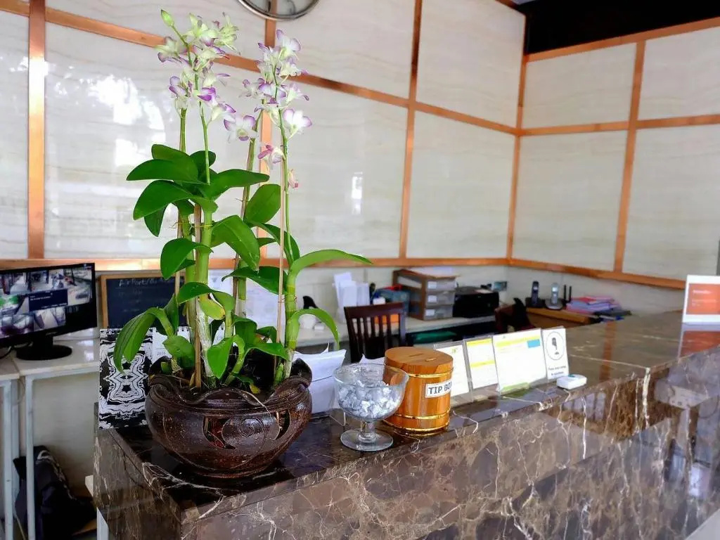 Lobby & Reception
