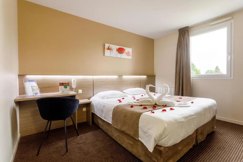 Brit Hotel Piscine & Spa - Fougères - Chambres
