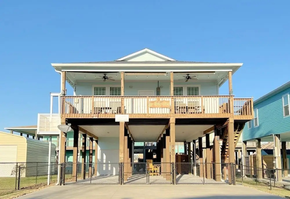 At Long Last 3 Bedroom Home by RedAwning