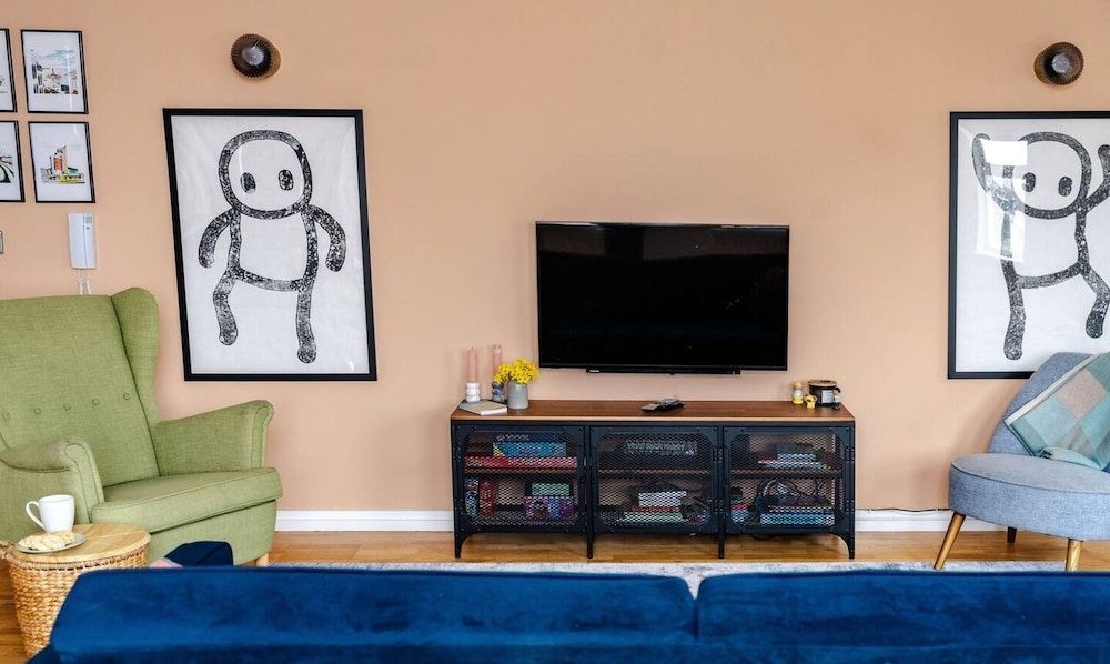 Modern Margate Apt 2BR En-suite Parking by Adliv
