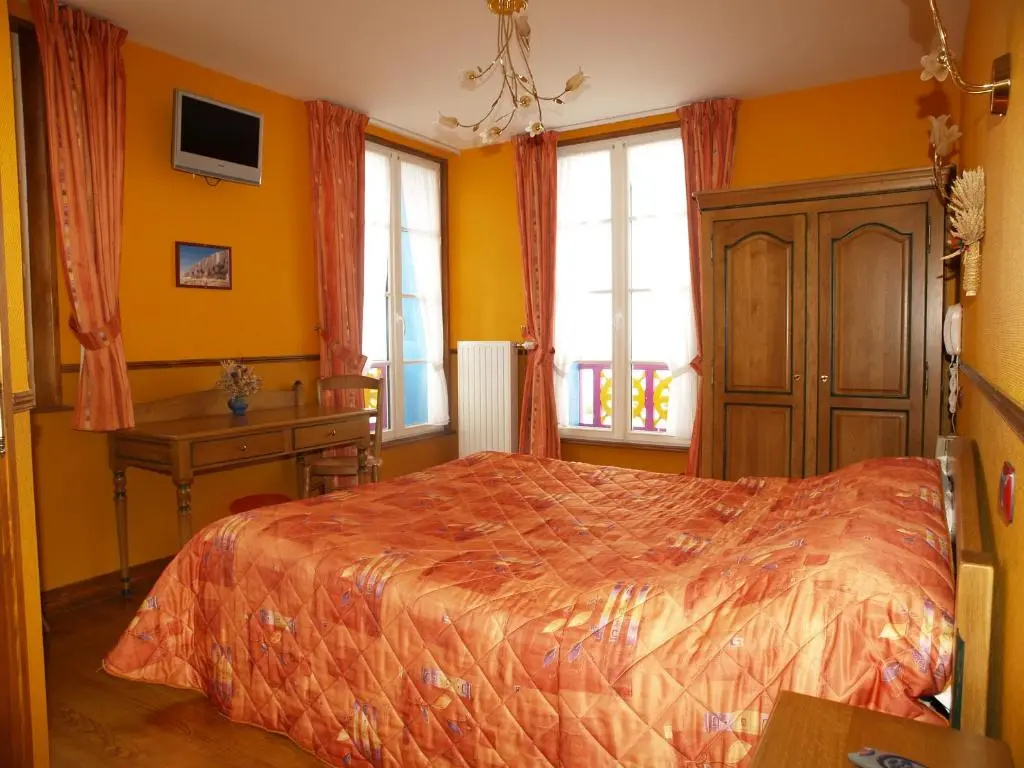 Standard Double room with sea view (full double bed)