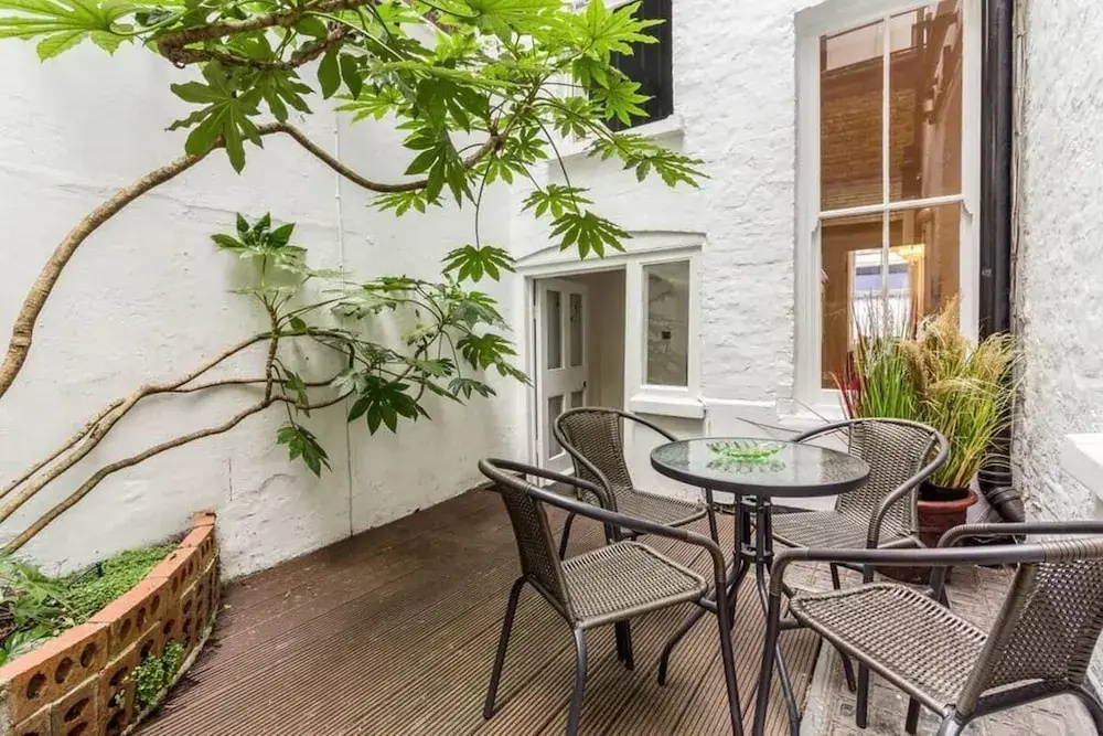 Elegant & Cosy 2 Bed, 2 Baths apt W/garden in Soho