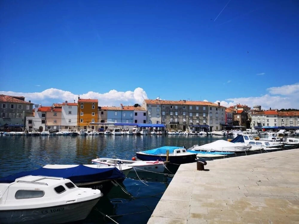 Beach & Waterfront
