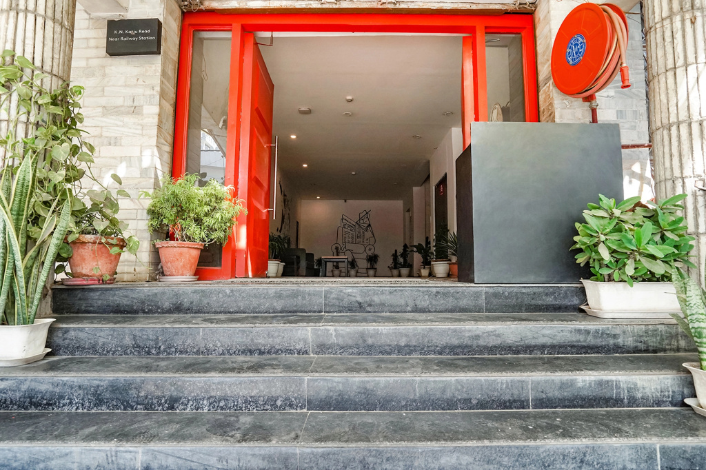 FabHotel Santosh Palace