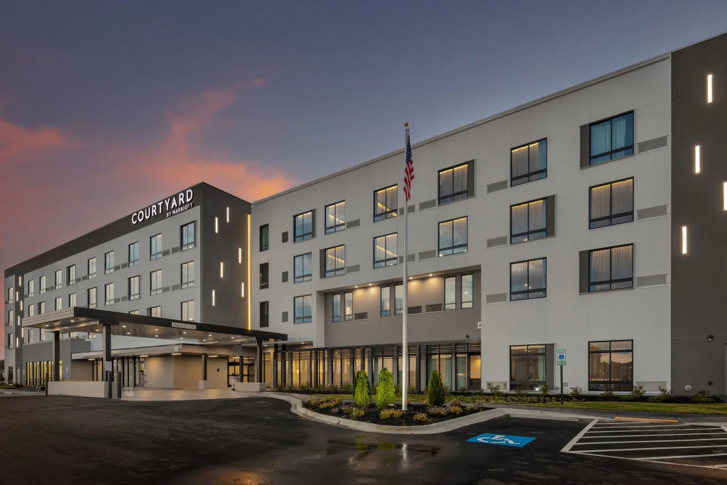 Courtyard by Marriott Conway