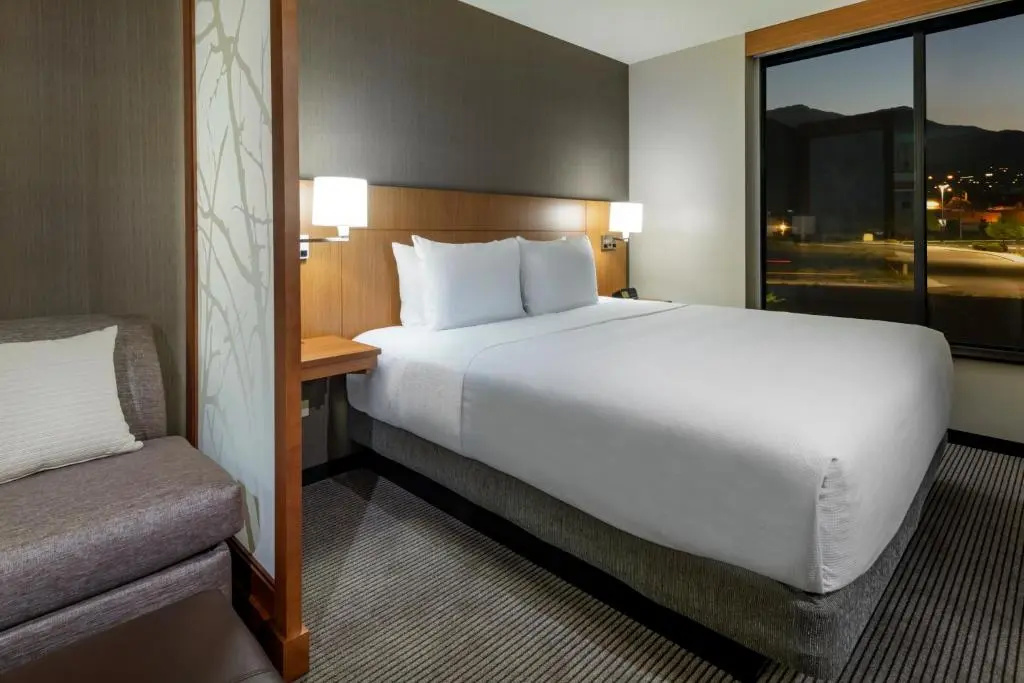 Double room (full double bed)