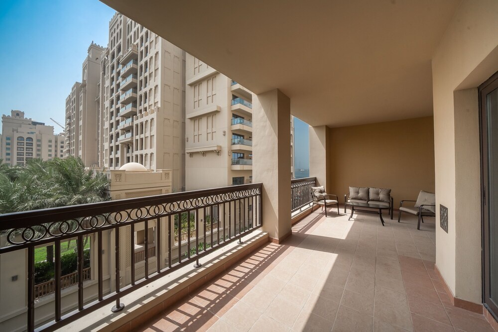 Balcony & Terrace