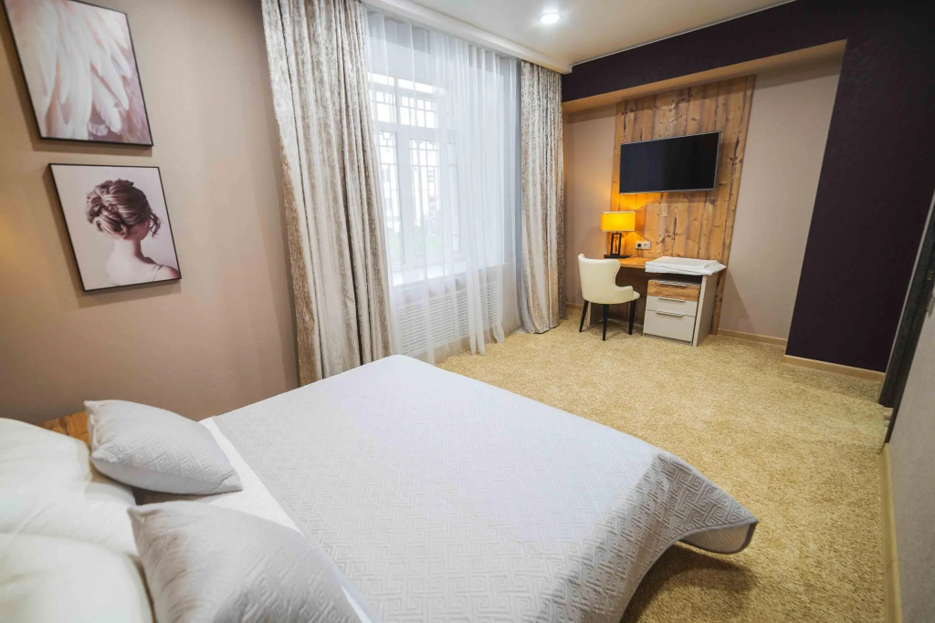 2 Bedrooms Double Suite (full double bed)