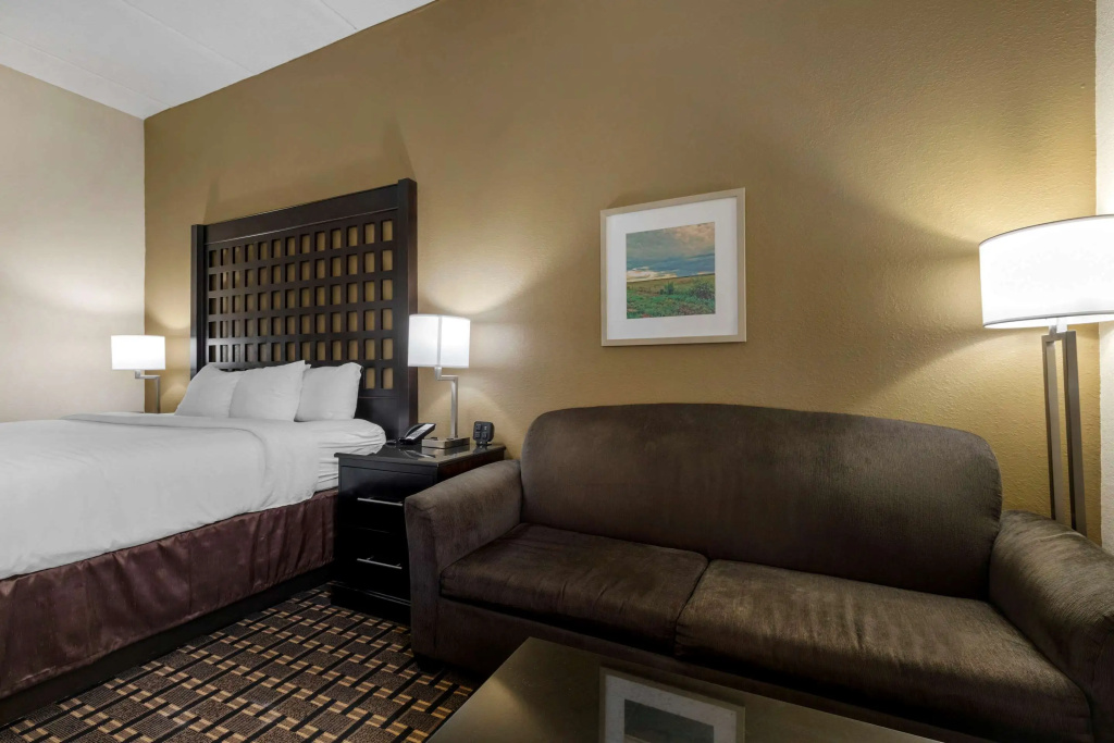 Double Suite (full double bed)