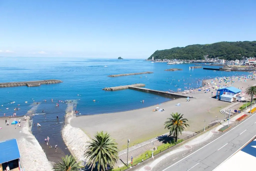 Beach & Waterfront