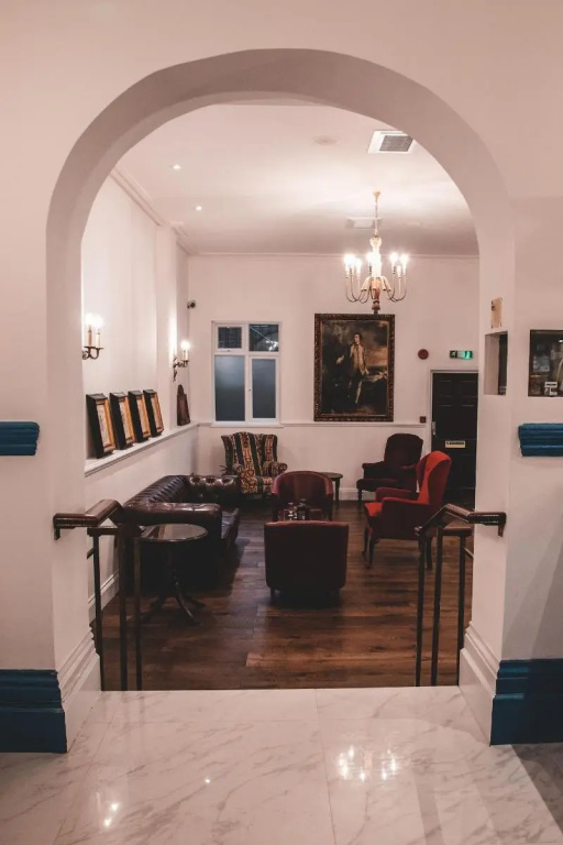 Lobby & Reception