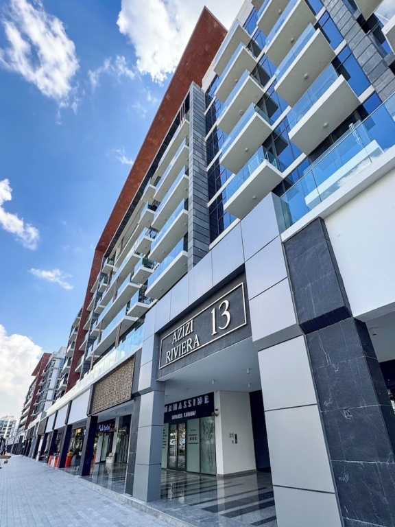 PVH - Azizi Riviera 13 - Modern Studio