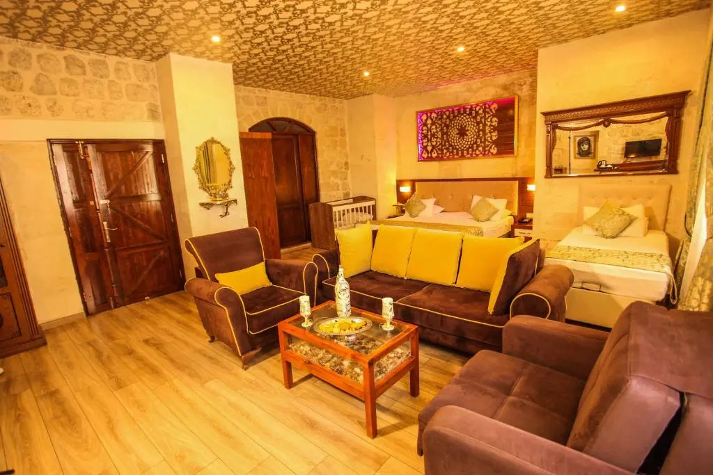 Standard Family room with mountain view