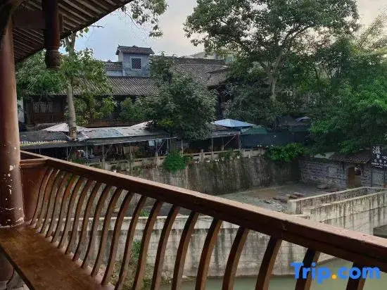 Dayi Qingyuan Renjia Hotel