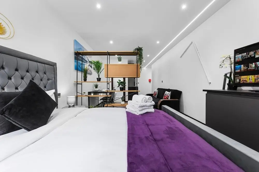 Bright Studio Retreat in Golders Green — фото