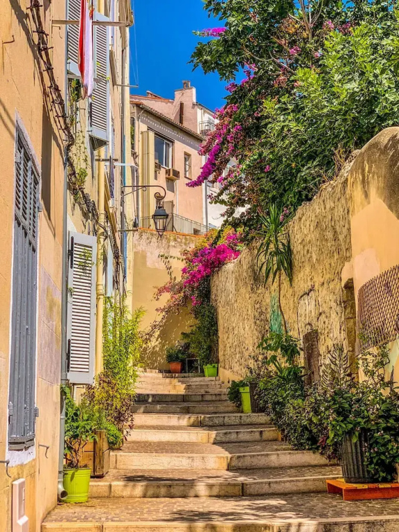 Adira Marseille Panier