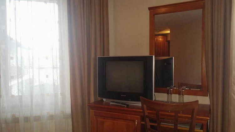 gallery_image_hidden_14