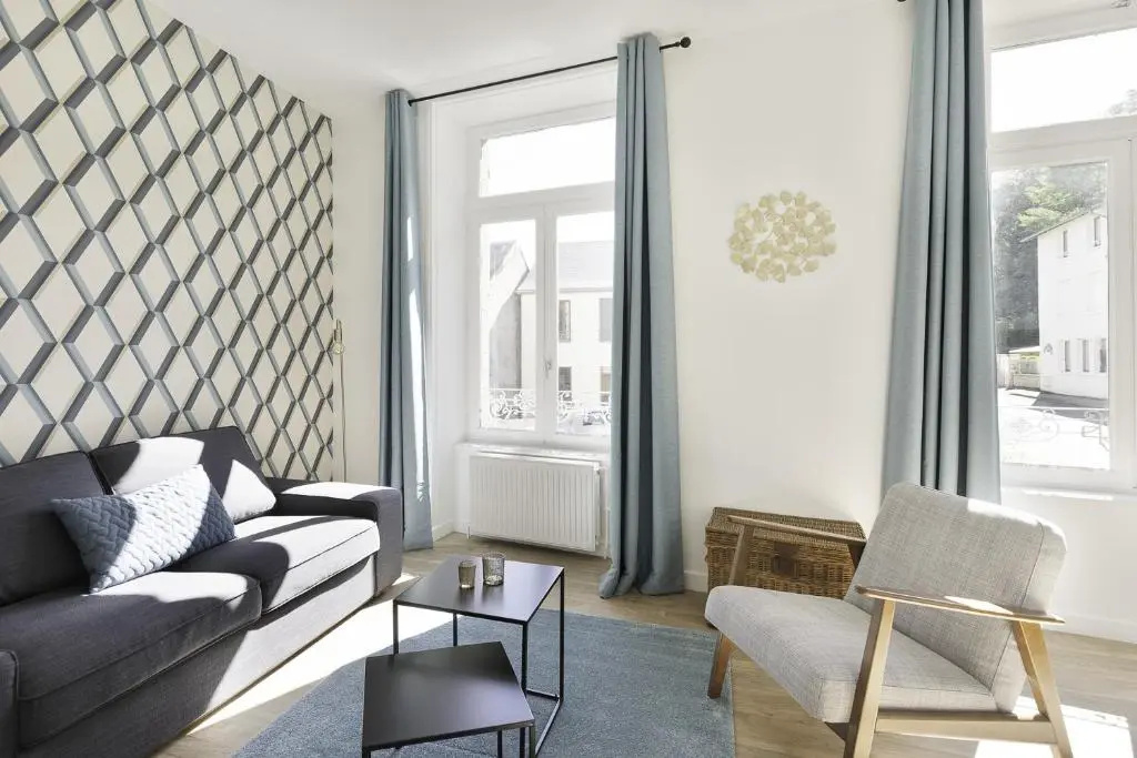 2 Bedrooms Apartment