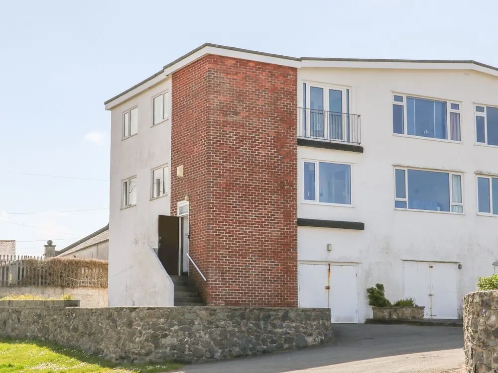 Flat 1 Bryn Colyn