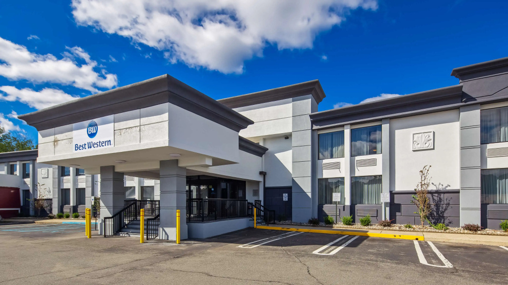 Best Western Paramus Hotel & Suites — фото
