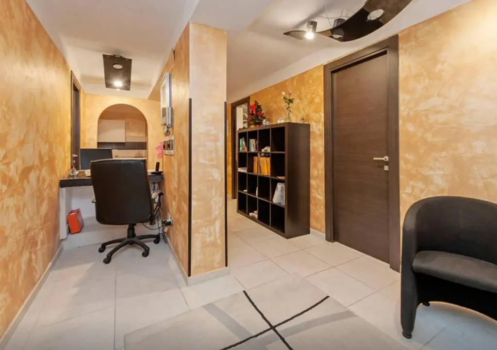 Economy room