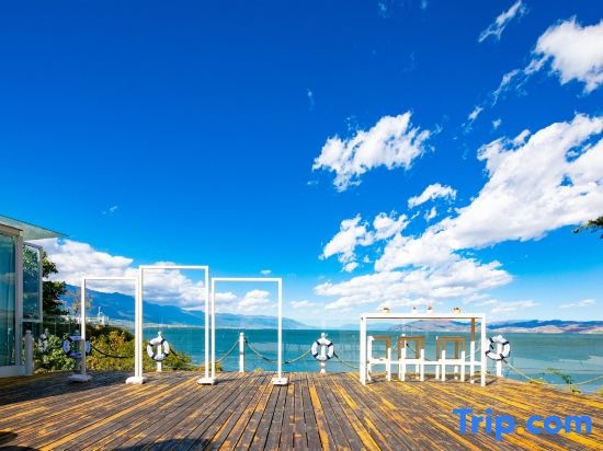 Beach & Waterfront