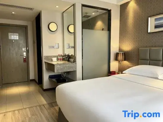 Deluxe Double room (full double bed)