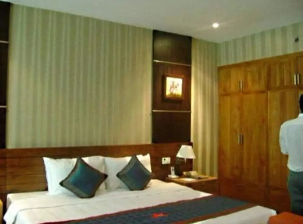 Petro Hotel — 6