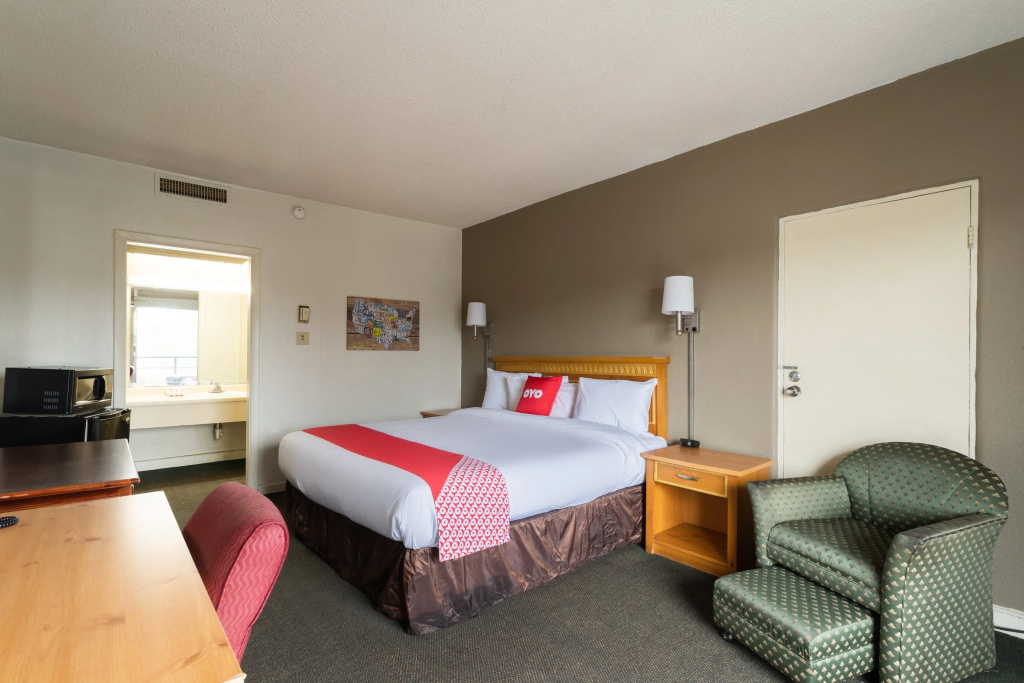 Econo Lodge Sumter — 4