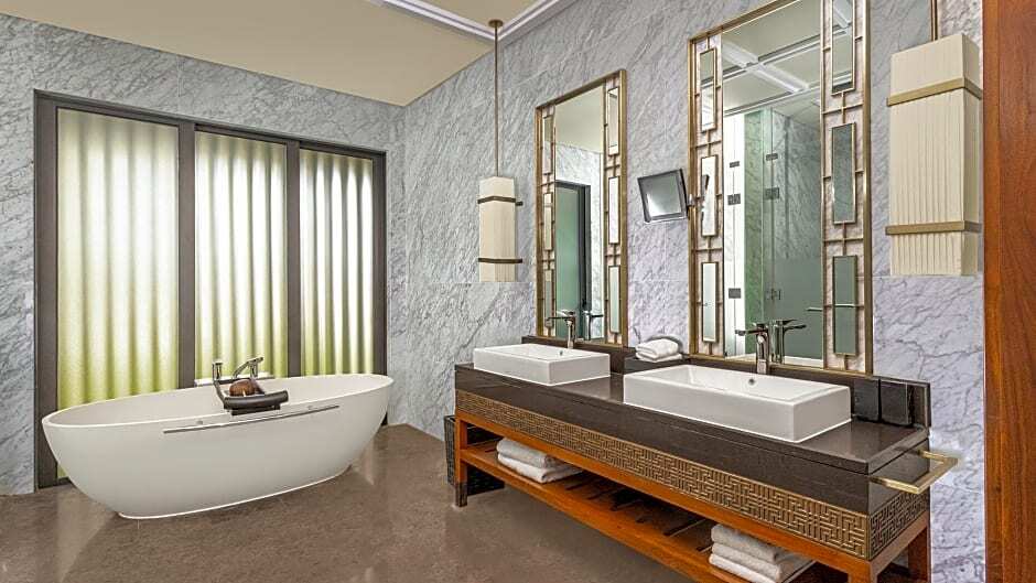 Intercontinental Phu Quoc Long Beach Resort
