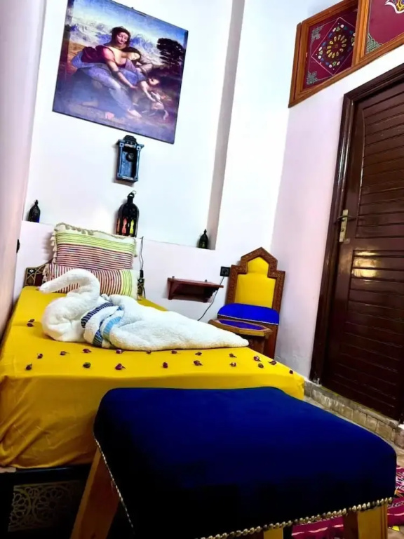 Economy room